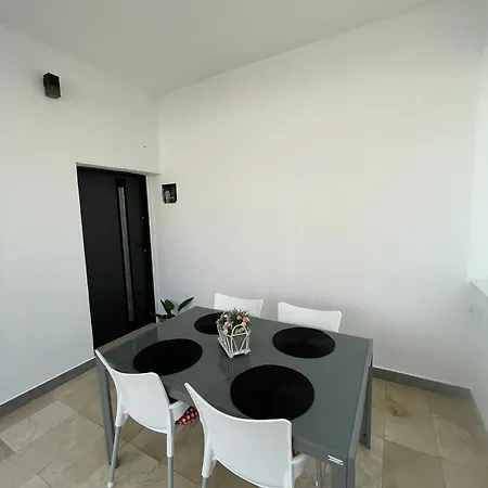 Apartment Mira Zaboric