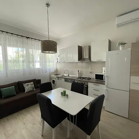 Mira Апартаменты *