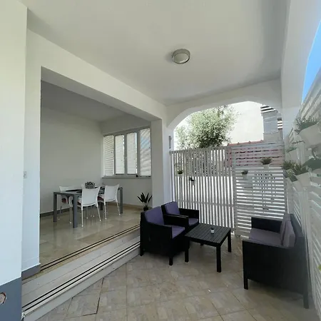 Апартаменты Mira *