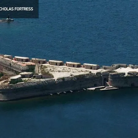 Mira Апартаменты *